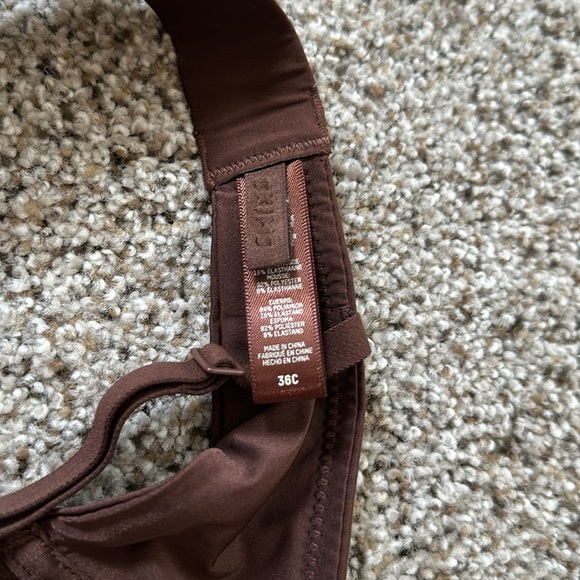 SKIMS Fits Everybody T shirt Bra, Size 36C, Cocoa, EEUC - Picture 8 of 8